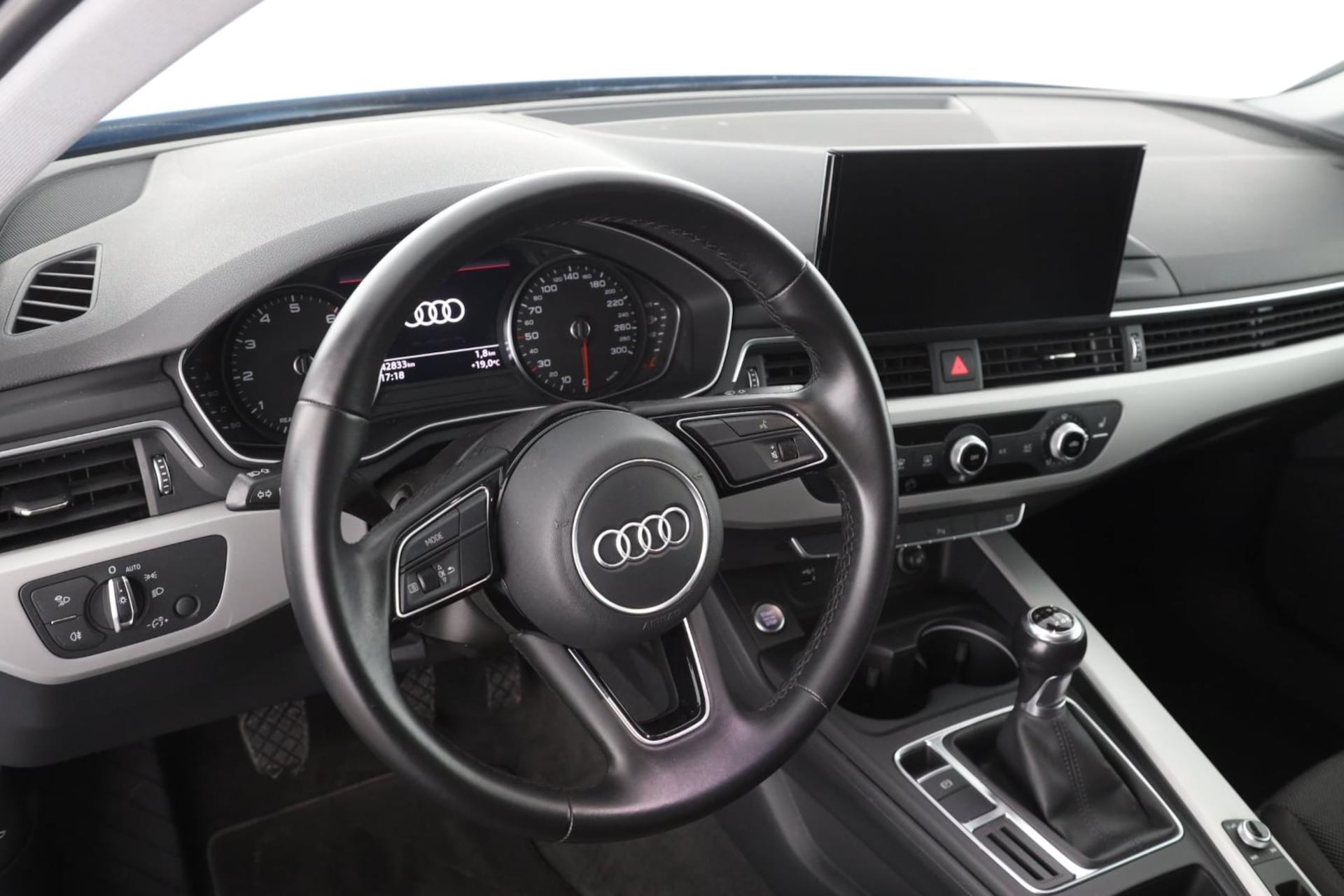 Audi A4 Avant S line