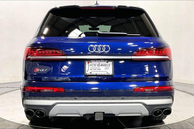 2023 Audi SQ7