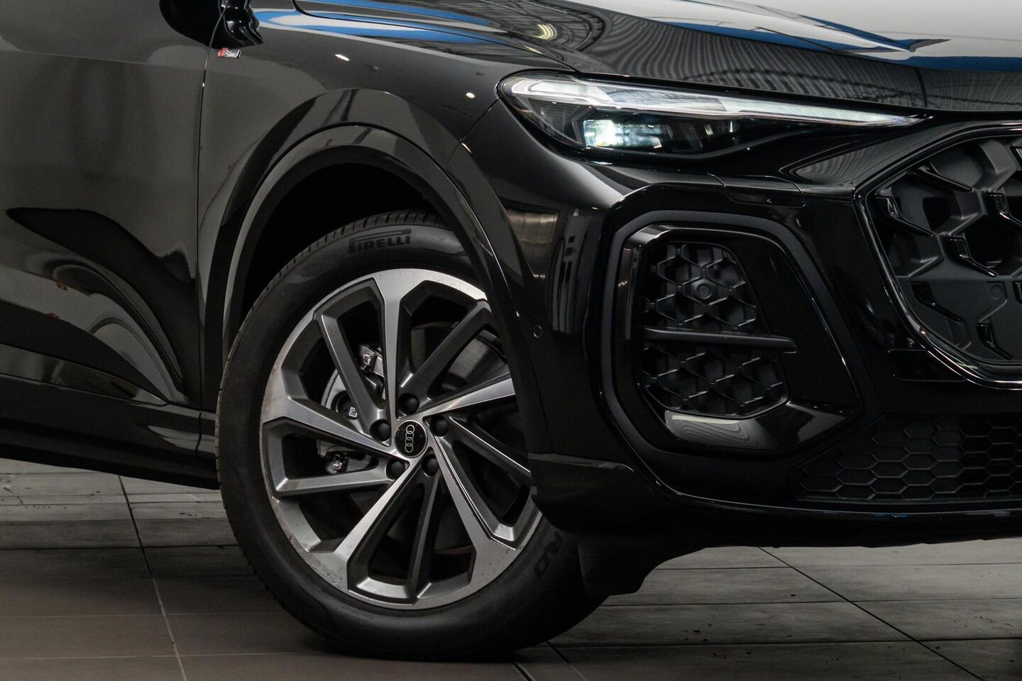 Image about Audi Q5 SUV TDI quattro 150 kW sport