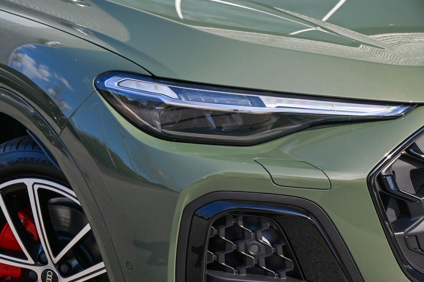 Image about Audi Q5 SUV e-hybrid quattro S tronic