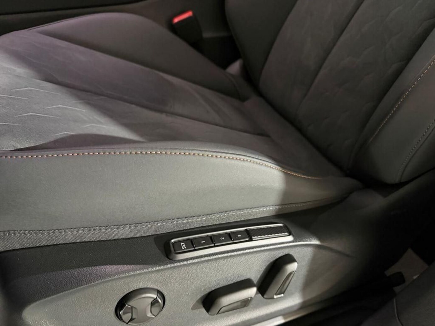 CUPRA Terramar 1.5 TSI e-Hybrid DSG 150 kW (204 CV) — photo 13