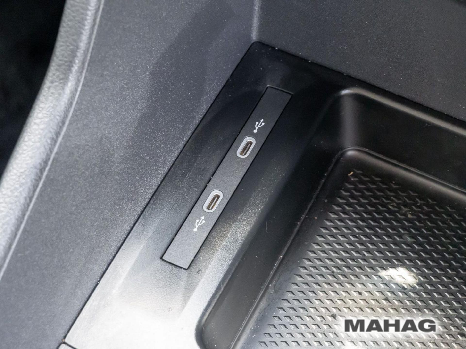 Volkswagen Caddy Maxi Basis-Modell