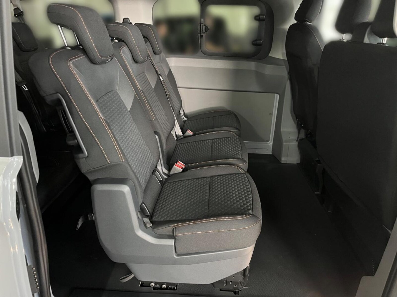 Volkswagen Transporter Kombi kurzer Radstand – Bild 17