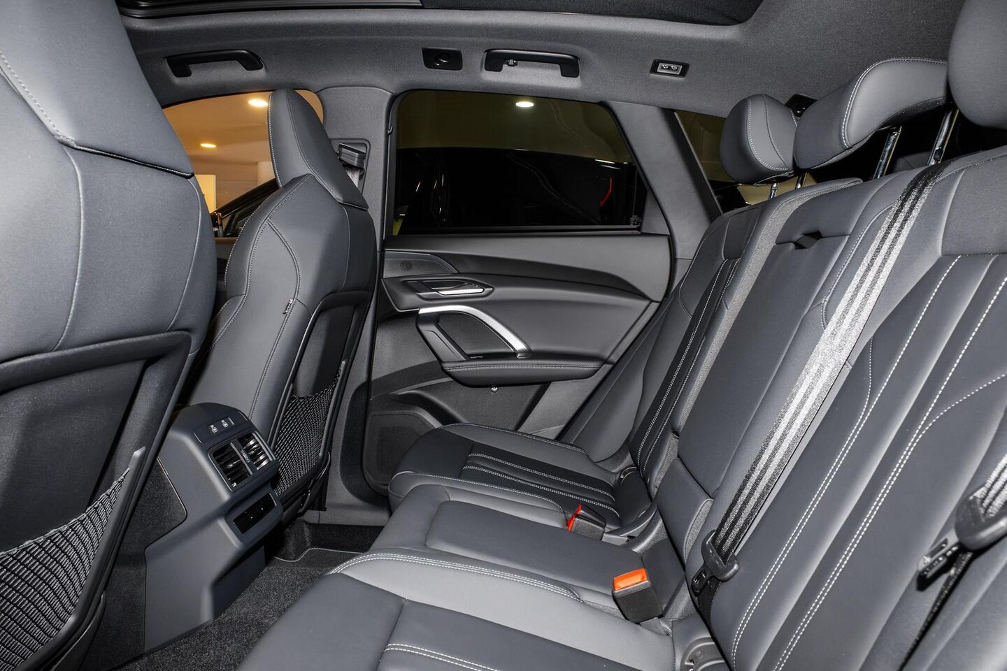 Image about Audi Q5 SUV e-hybrid quattro S tronic