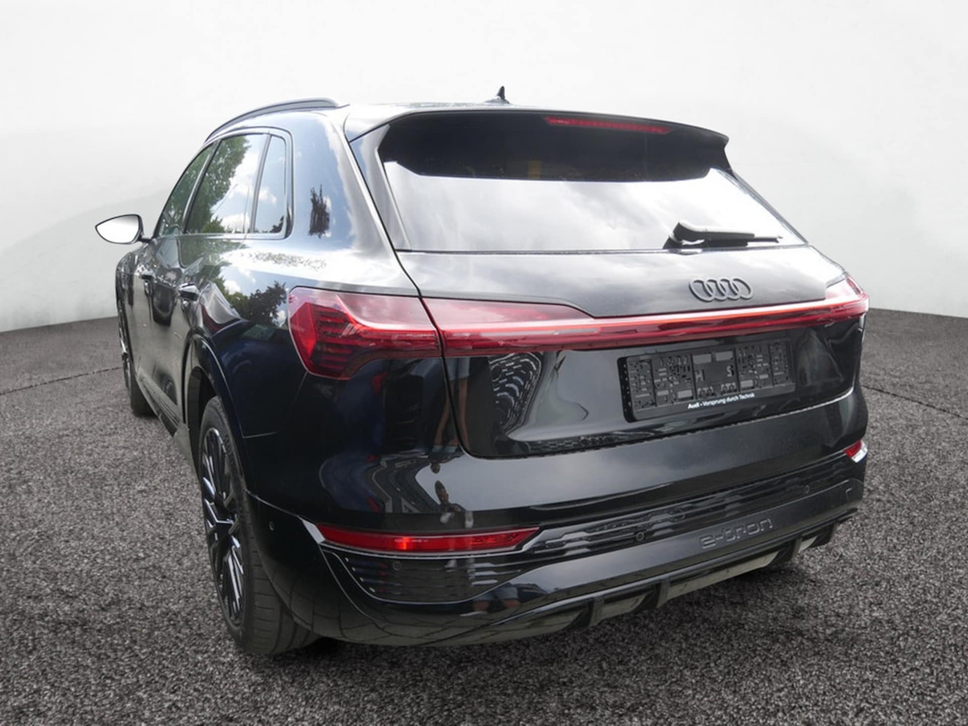 Audi Q8 e-tron S line