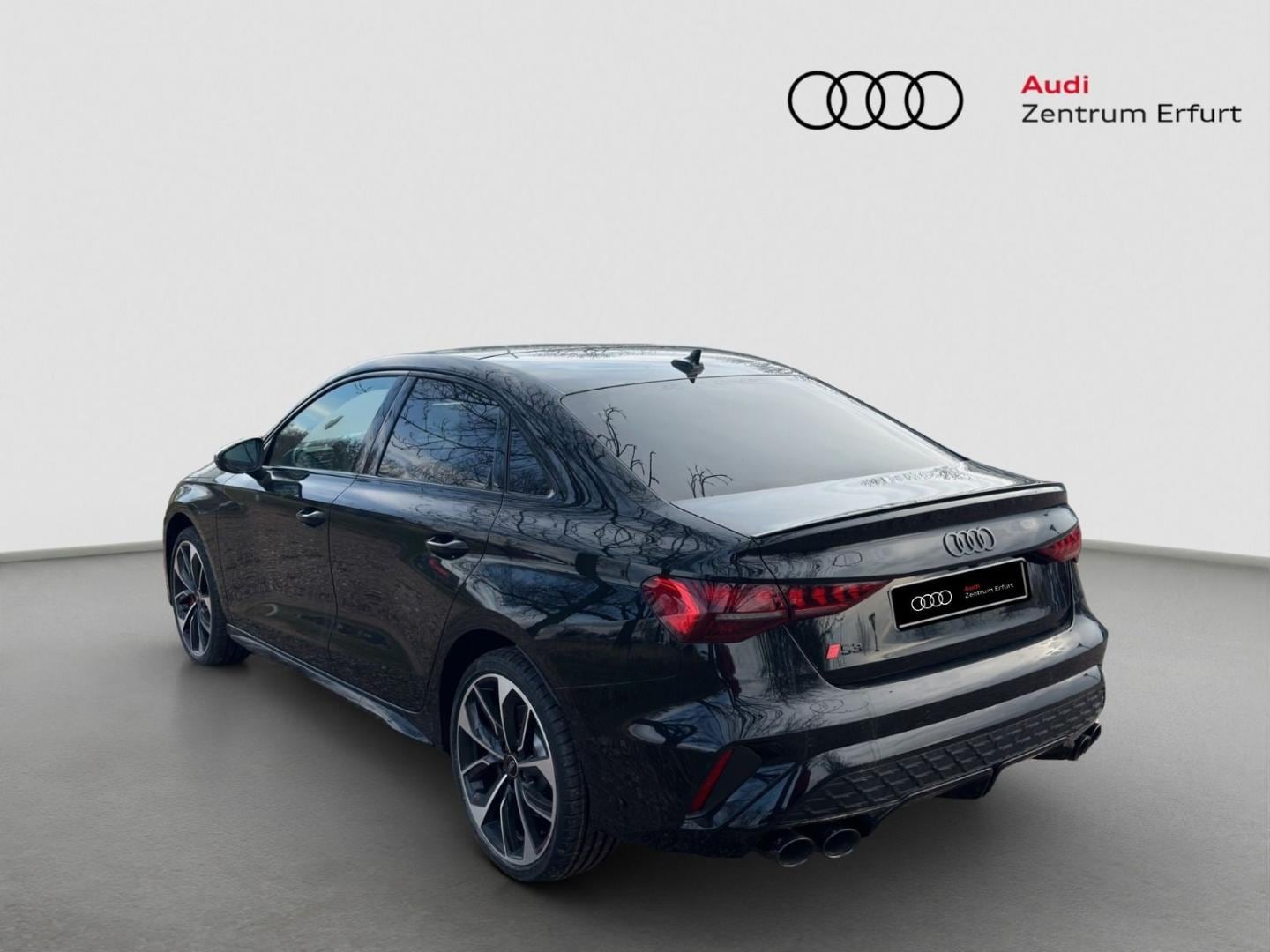 Bild über Audi S3 Limousine TFSI quattro S tronic - für weitere Informationen kontaktieren Sie den Audi Partner