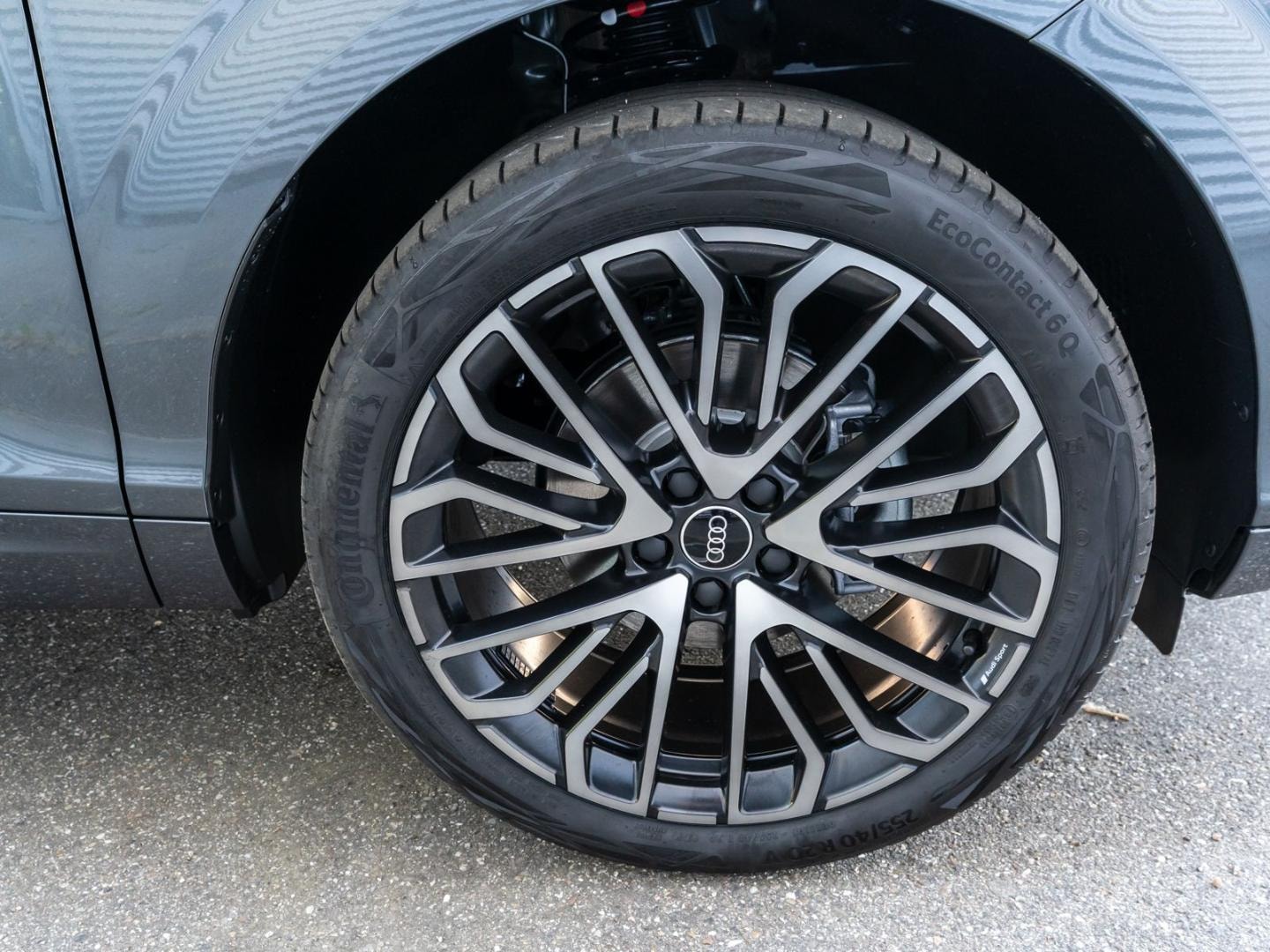 Bild über Audi Q3 SUV TFSI 110 kW S tronic - für weitere Informationen kontaktieren Sie den Audi Partner