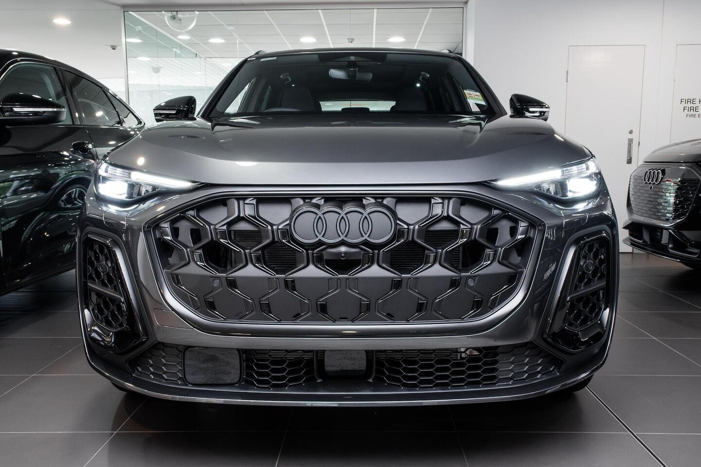 Image about Audi Q5 SUV e-hybrid quattro S tronic