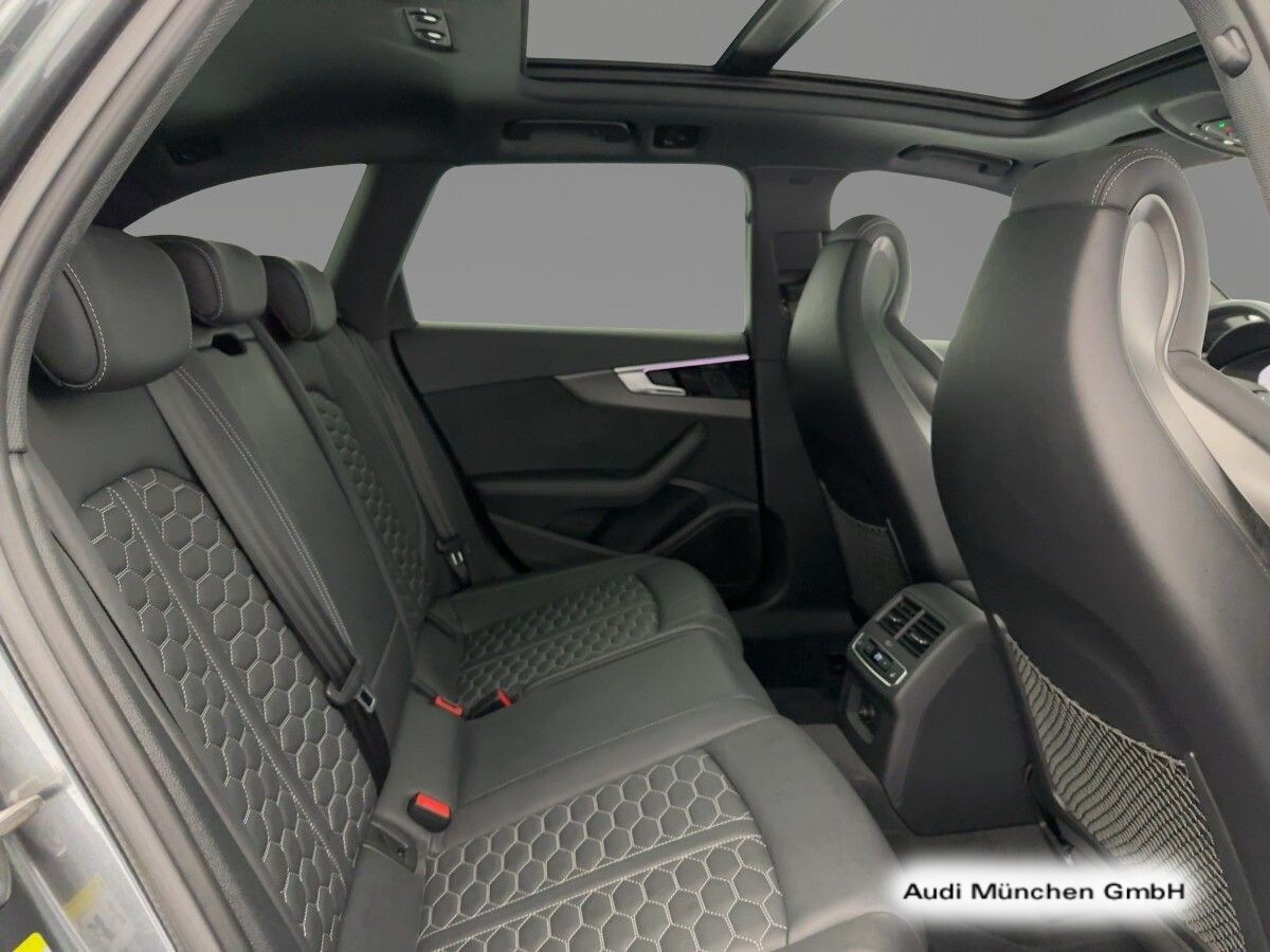 Image about Audi RS 4 Avant TFSI quattro tiptronic