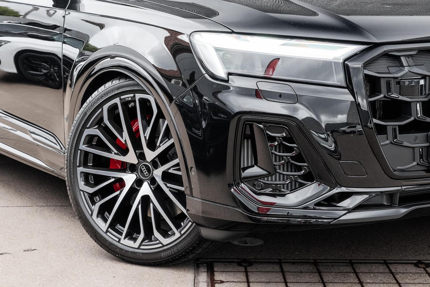 Image about Audi SQ7 SUV TFSI quattro tiptronic