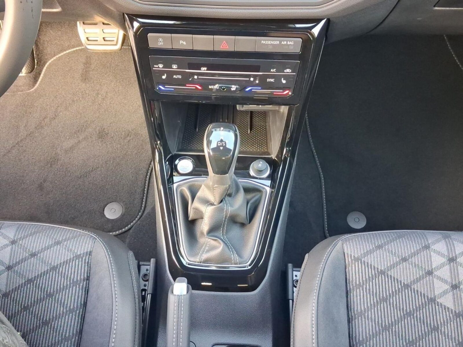 Volkswagen T-Cross – Bild 11