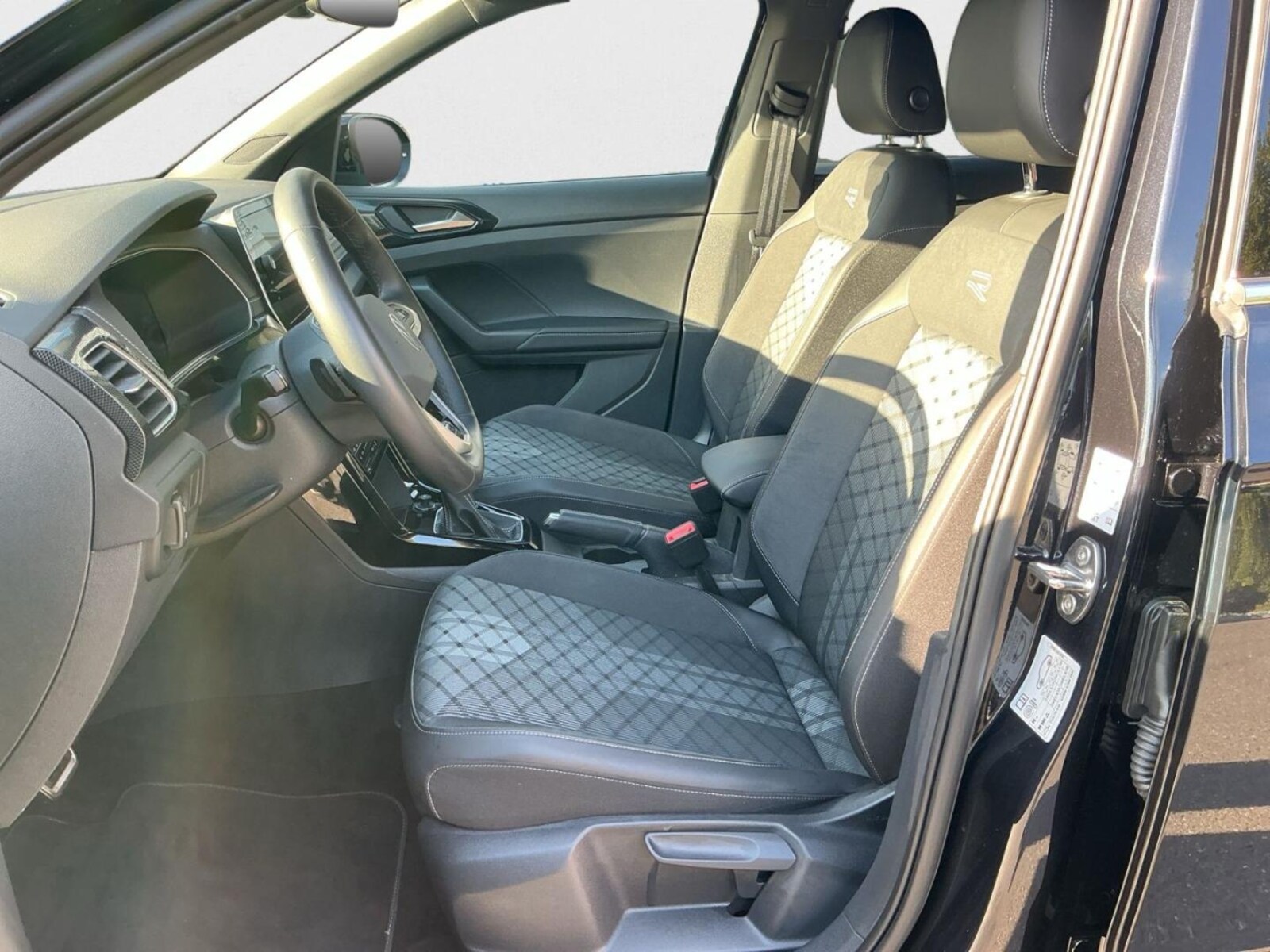 Volkswagen T-Cross – Bild 10