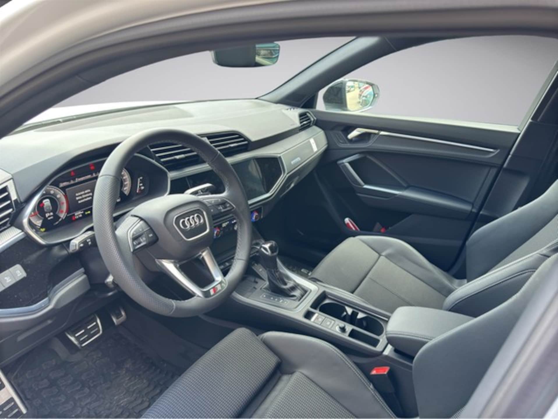 Audi Q3 Sportback S line