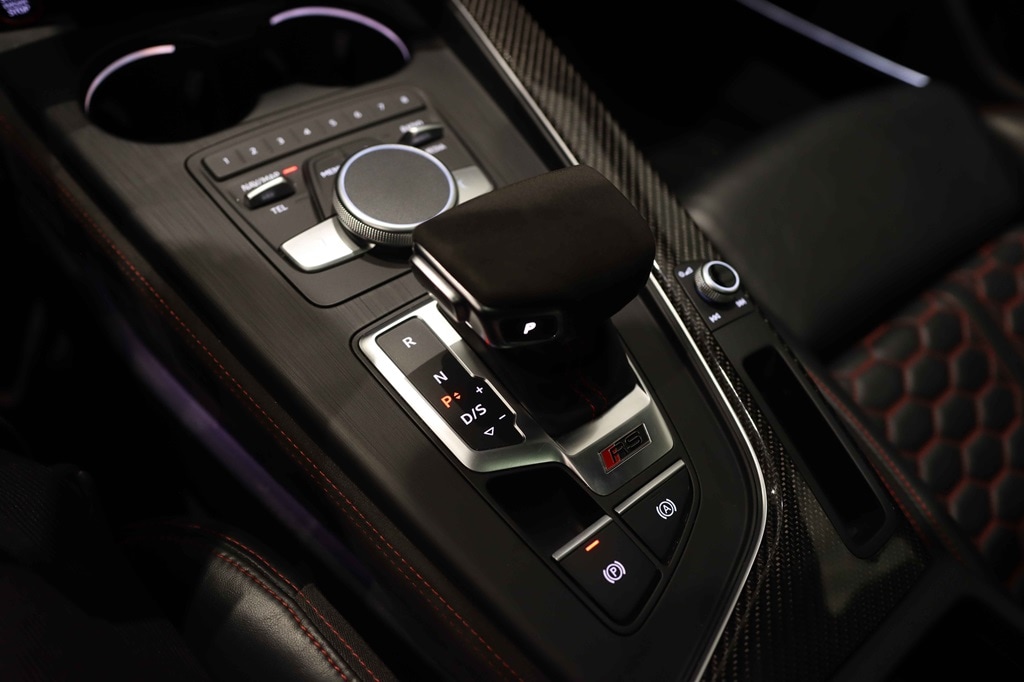 Bild som visar Audi RS 4 Avant RS 4 Avant 2.9 TFSI quattro 450 hk tiptronic - för mer information kontakta din Audi Partner