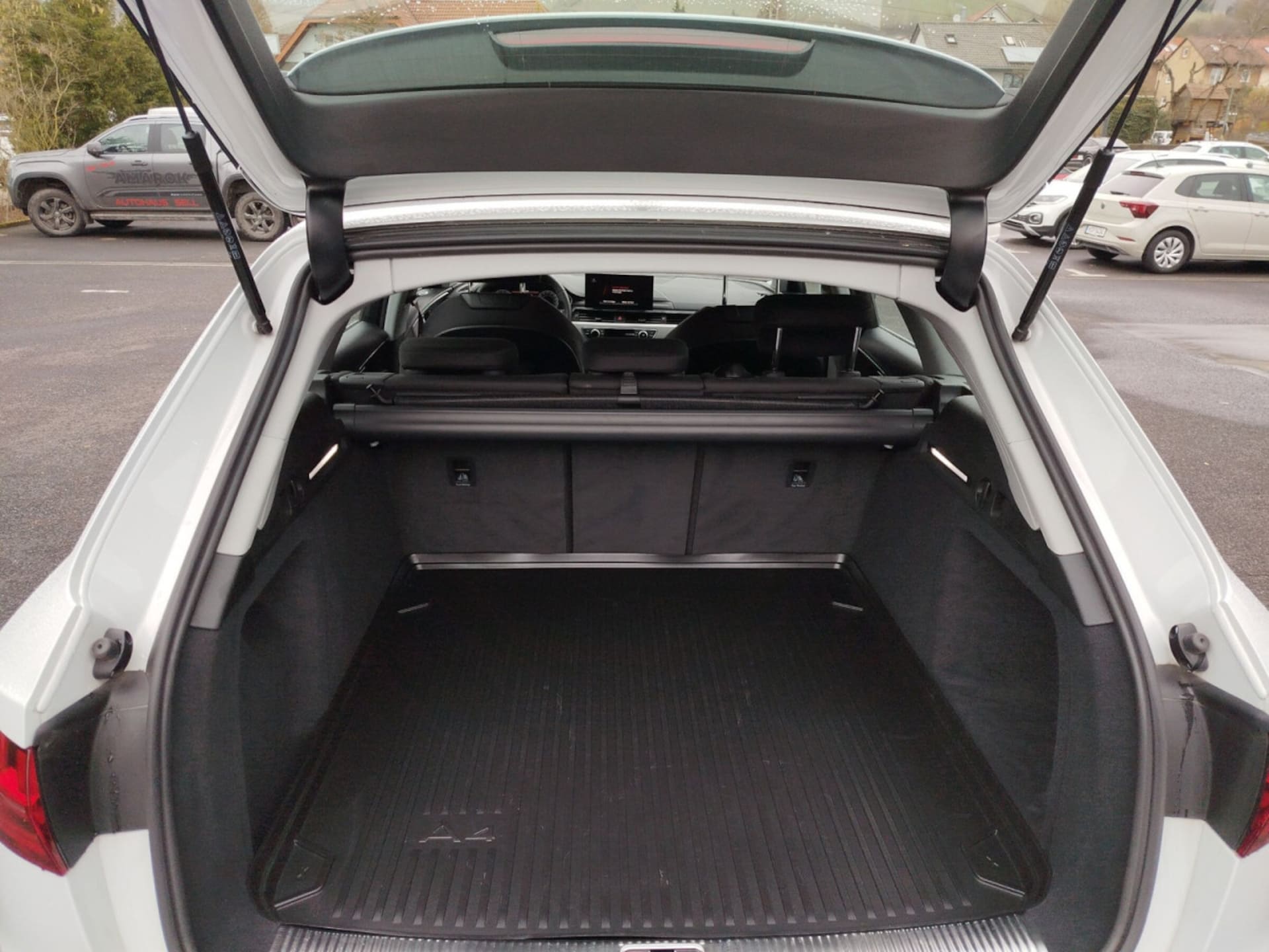 Audi A4 Avant S line