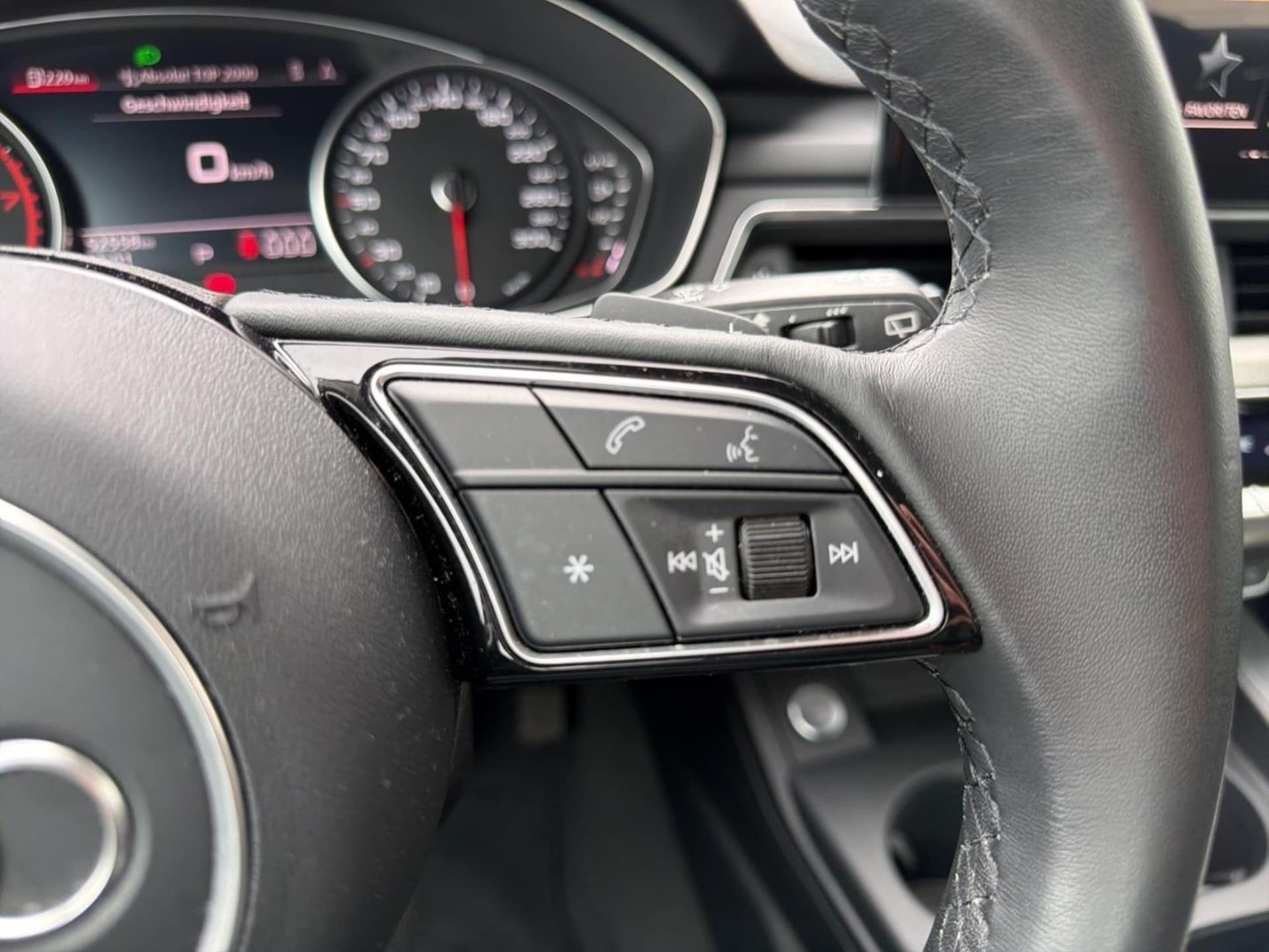 Audi A4 Avant S line