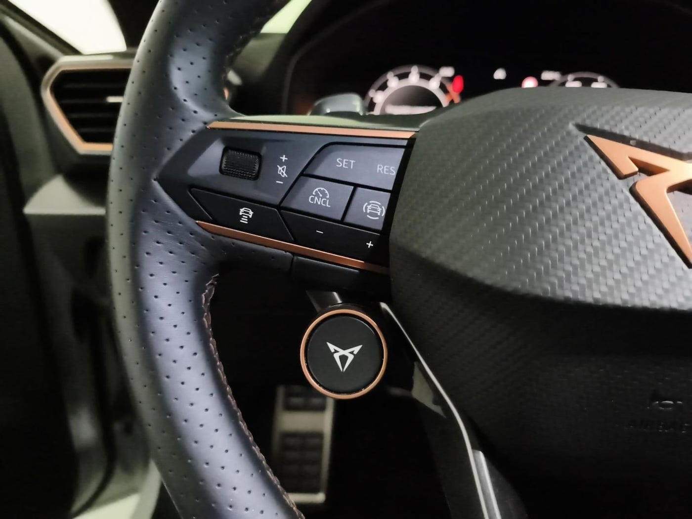 CUPRA Leon Sportstourer 1.5 eTSI DSG 110 kW (150 CV) — photo 16