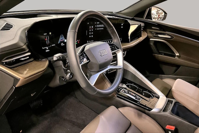 2025 Audi New Q5 Premium Plus - Photo 17