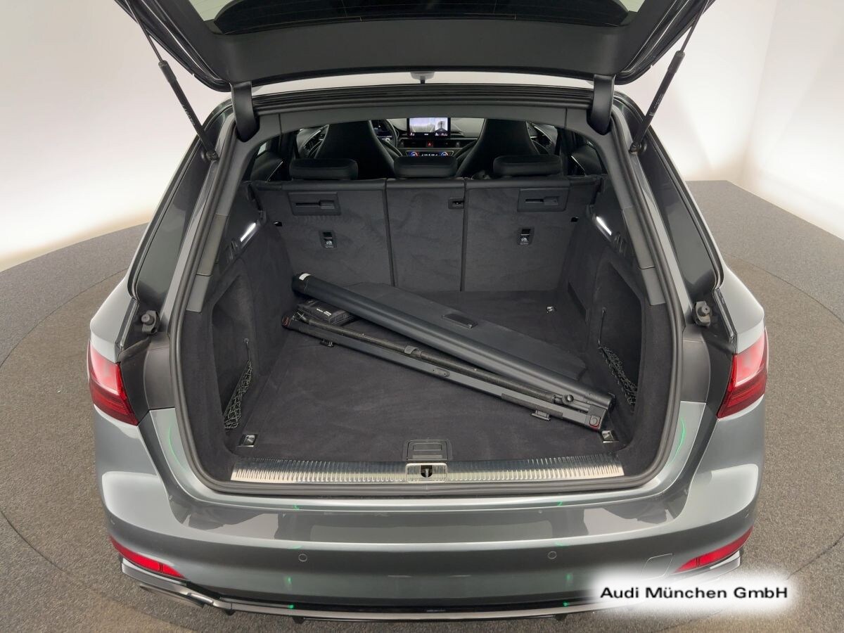 Image about Audi RS 4 Avant TFSI quattro tiptronic