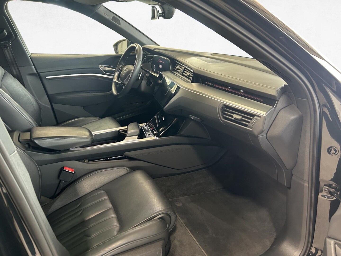 Image about Audi e-tron 55 quattro