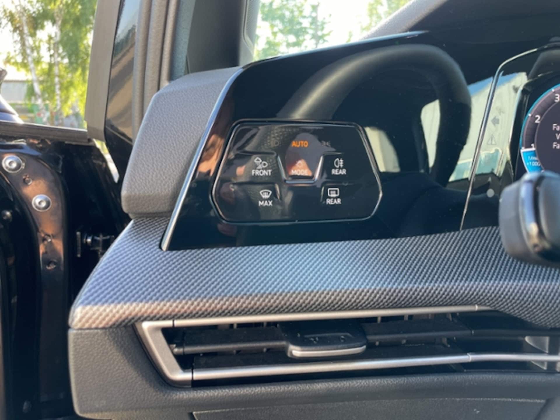 Volkswagen Golf R-Line