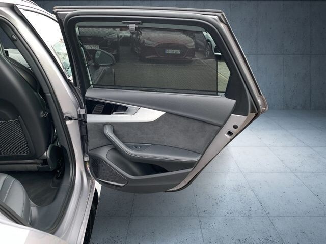 Image about Audi RS 4 Avant TFSI quattro tiptronic