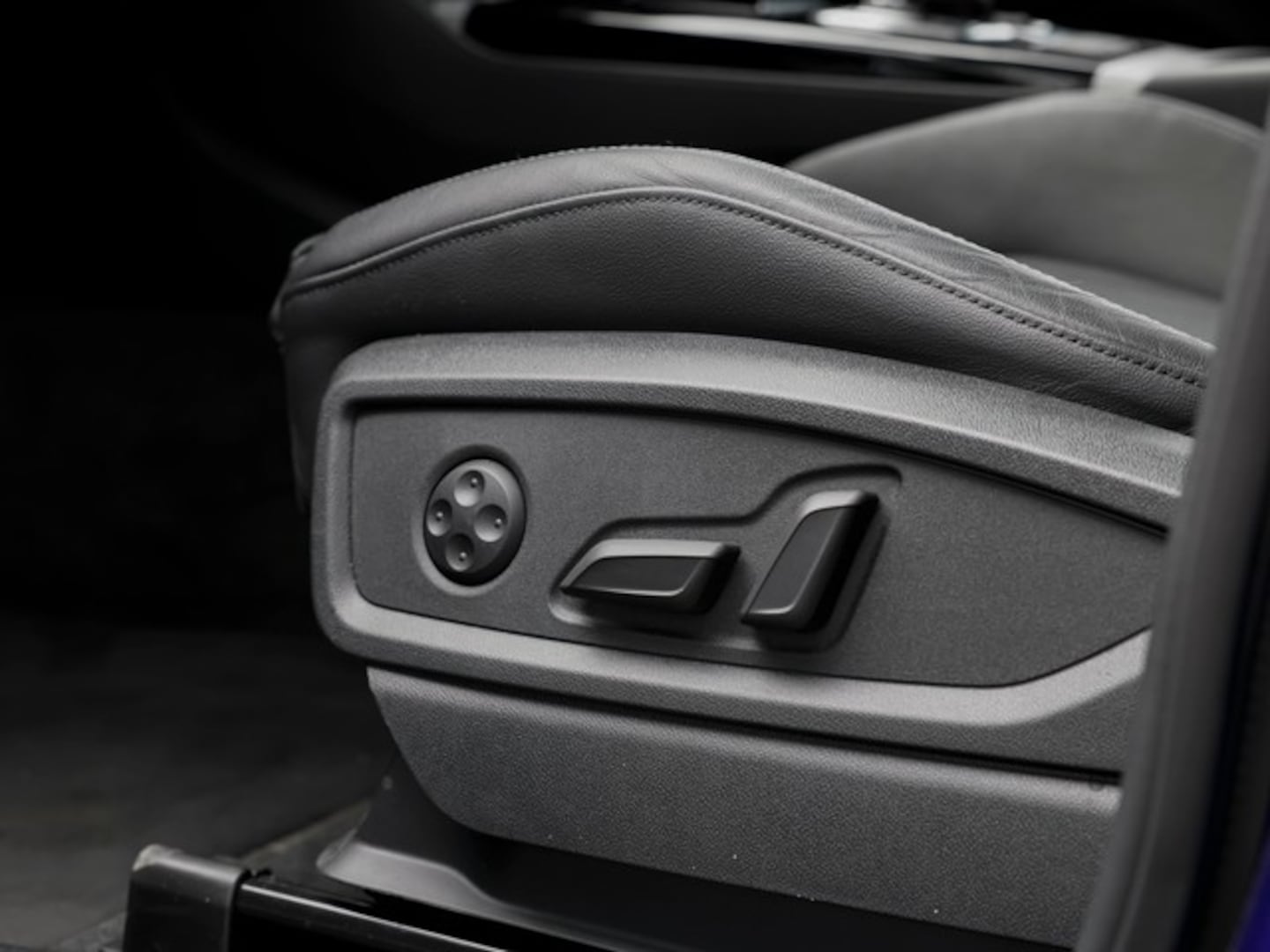 Bild über Audi Q5 Sportback TFSI e S line business 55 TFSI e quattro S tronic - für weitere Informationen kontaktieren Sie den Audi Partner