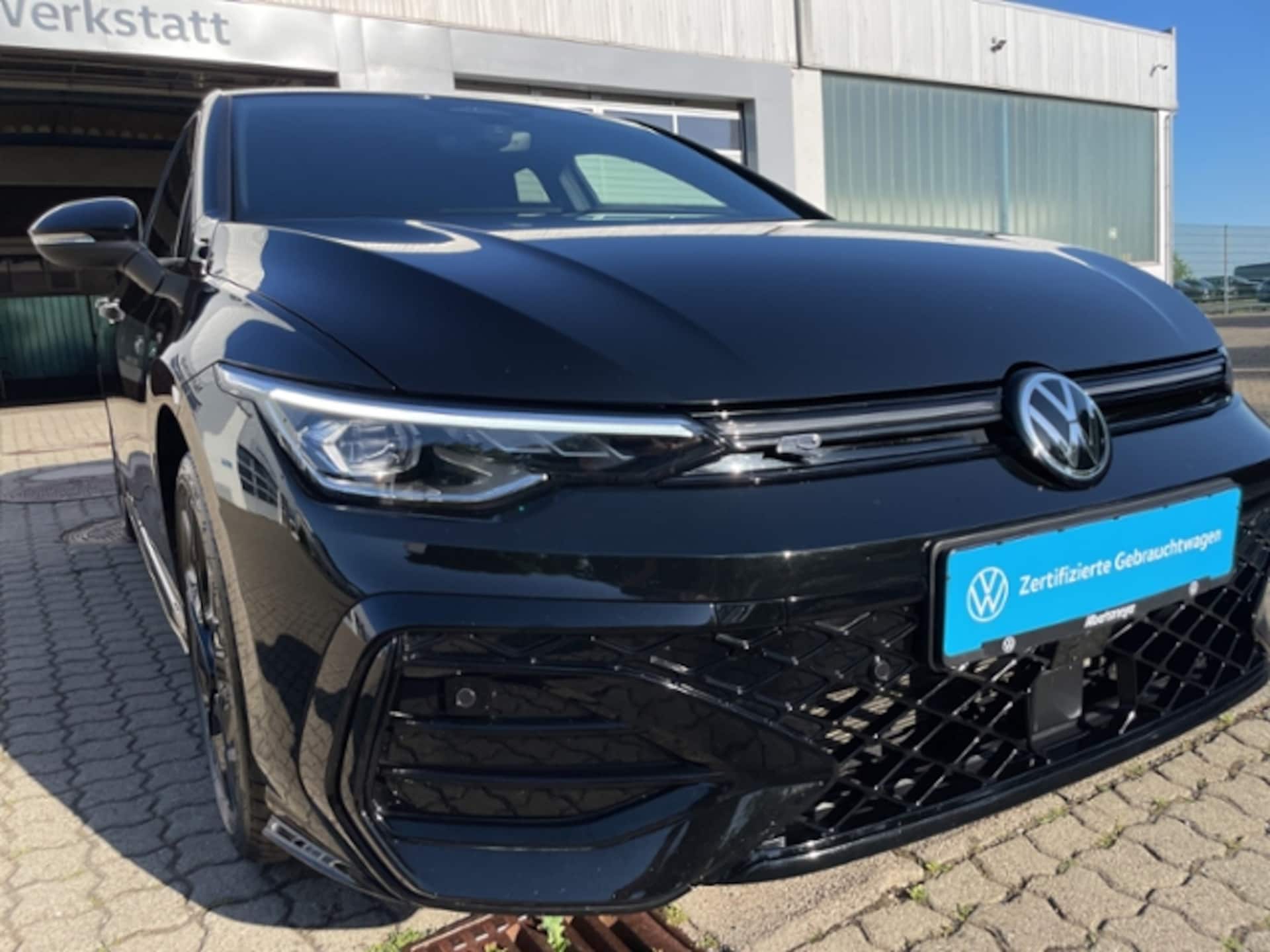Volkswagen Golf R-Line