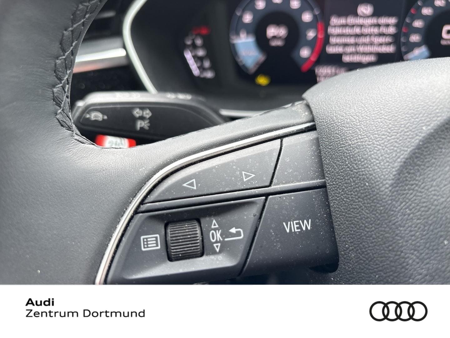 Bild über Audi Q3 TFSI quattro 180 kW S tronic - für weitere Informationen kontaktieren Sie den Audi Partner