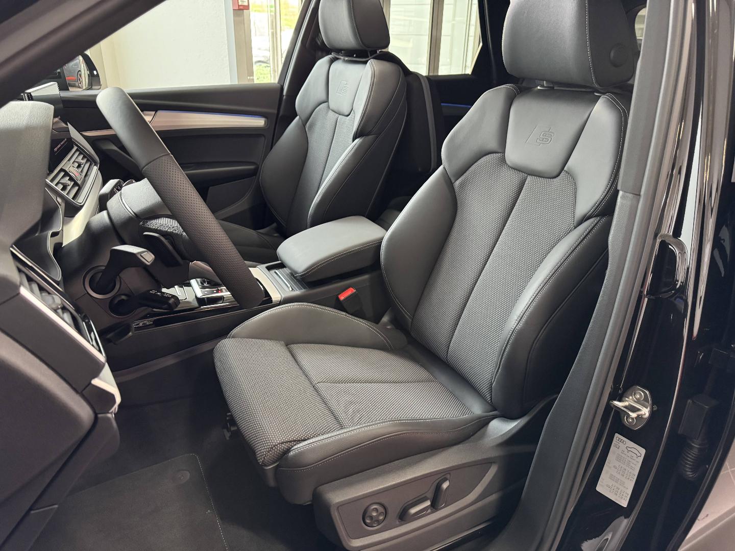 Image about Audi Q5 TFSI e S line 50 TFSI e Hybride rechargeable quattro 220 kW (299 ch) S tronic