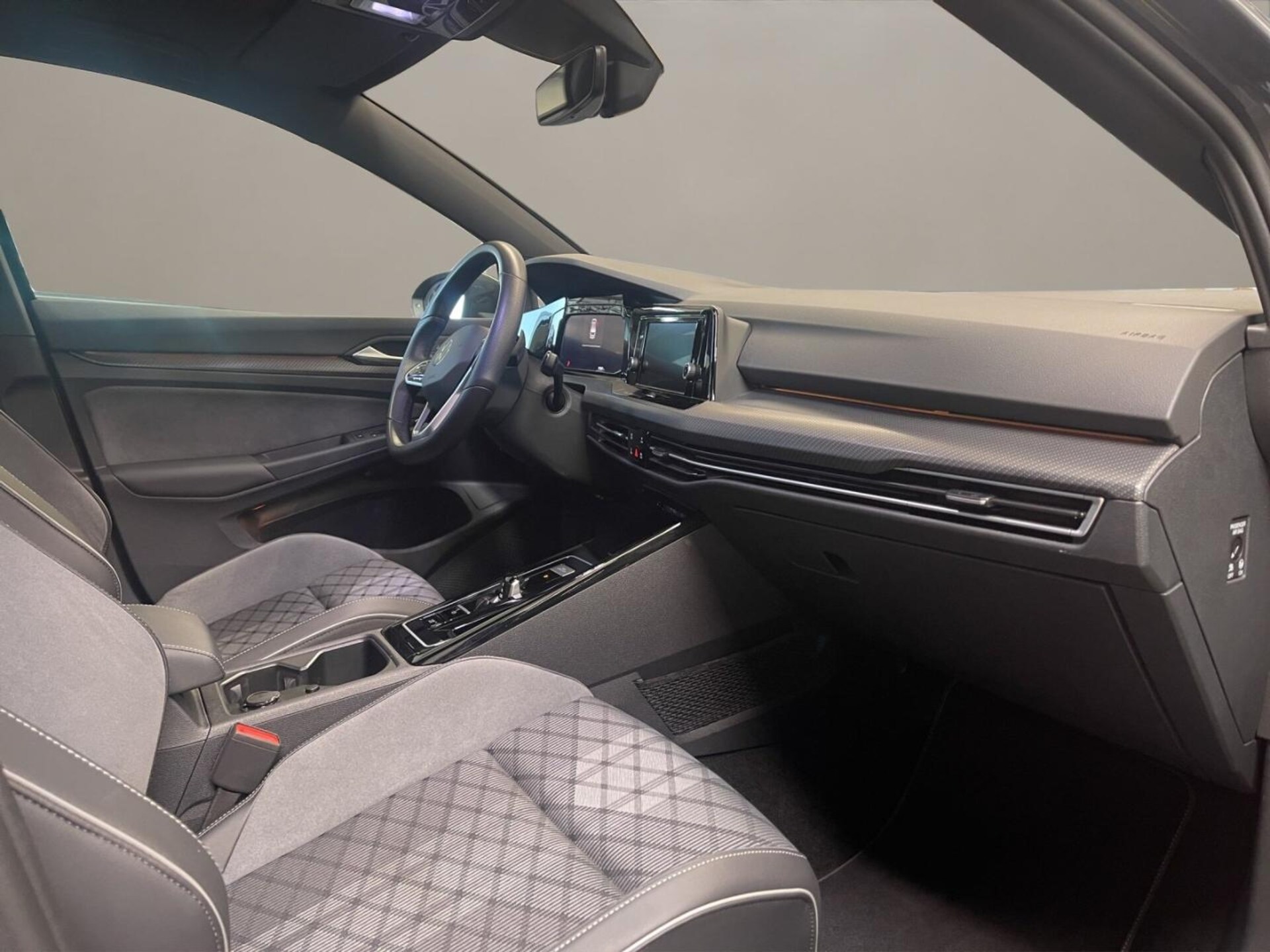 Volkswagen Golf R-Line