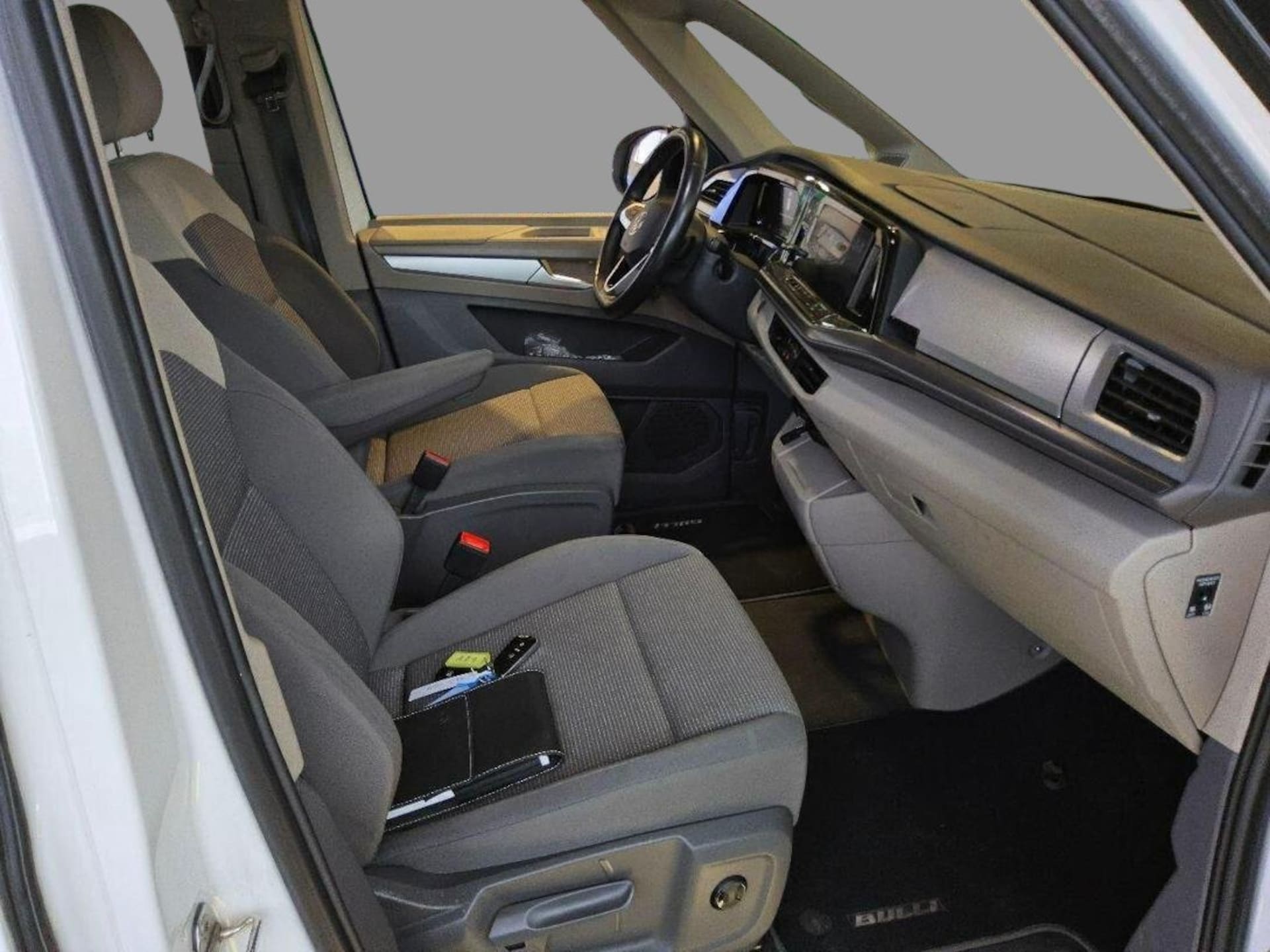 Volkswagen Multivan Langversion Basis-Modell