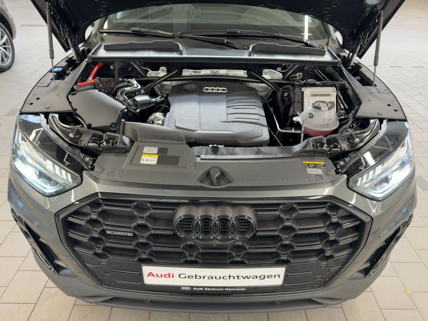 Bild über Audi Q5 40 TDI quattro 150 kW S tronic - für weitere Informationen kontaktieren Sie den Audi Partner