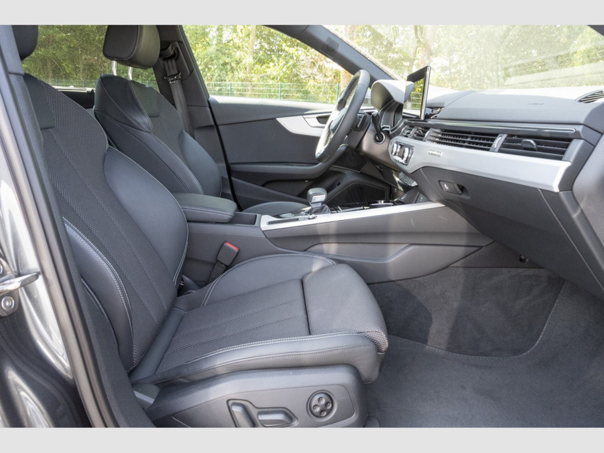 Audi A4 Avant S line