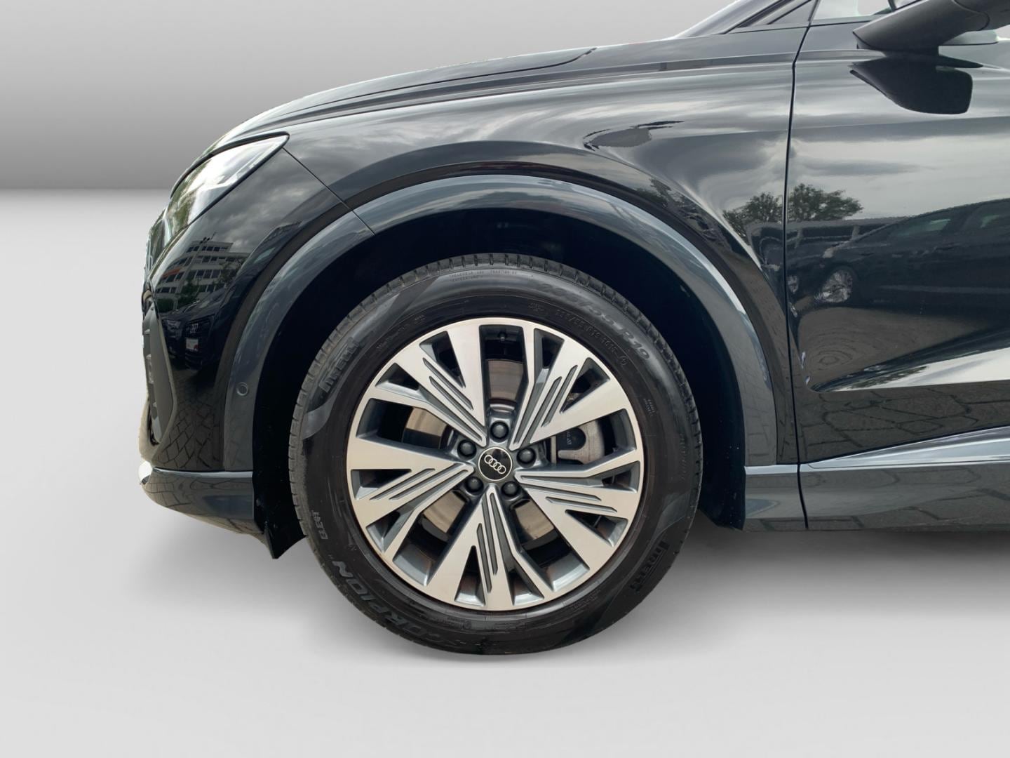 Image about Audi Q4 e-tron 40 e-tron