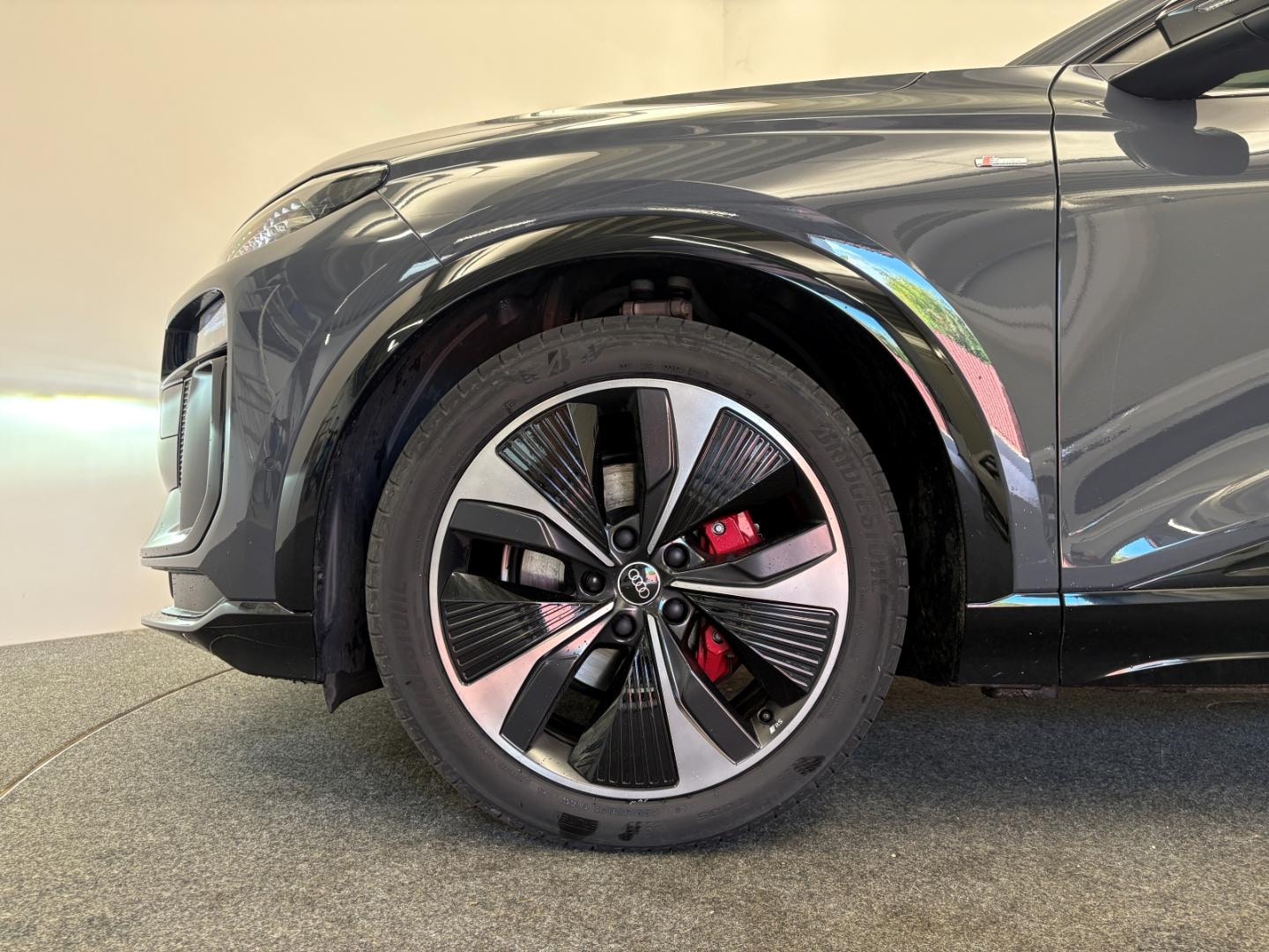 Bild über Audi Q6 SUV e-tron e-tron quattro - für weitere Informationen kontaktieren Sie den Audi Partner