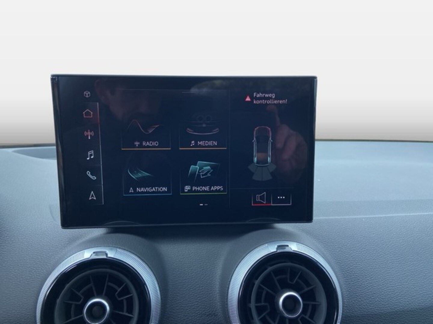 Bild über Audi Q2 S line 35 TFSI S tronic - für weitere Informationen kontaktieren Sie den Audi Partner