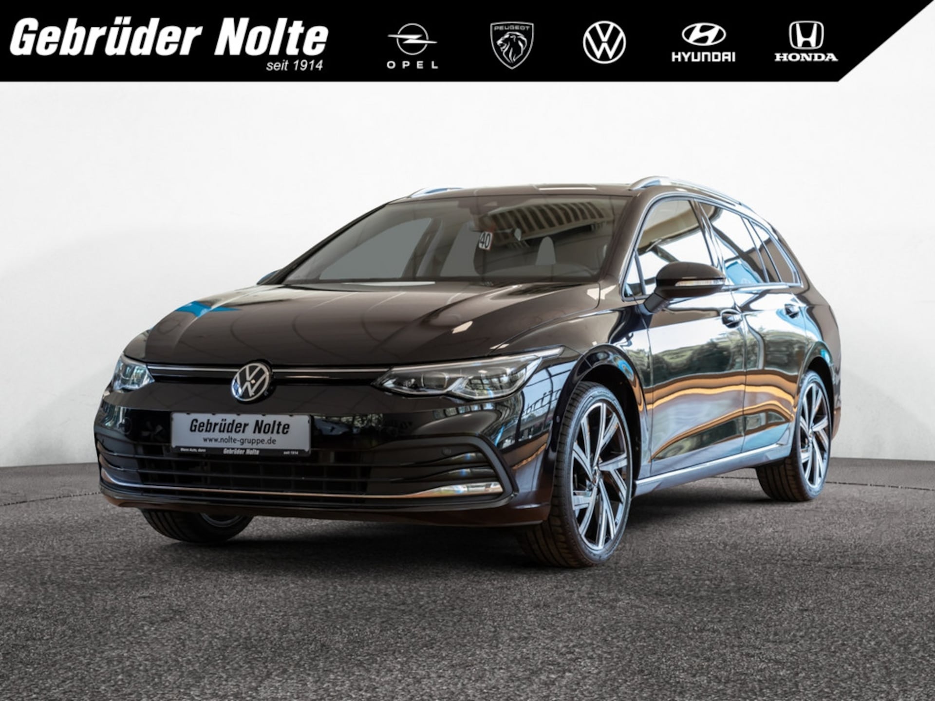 Volkswagen Golf Variant 2023 — Golf VIII KAMERA NAVI ACC STANDHZ MATRIX-LED