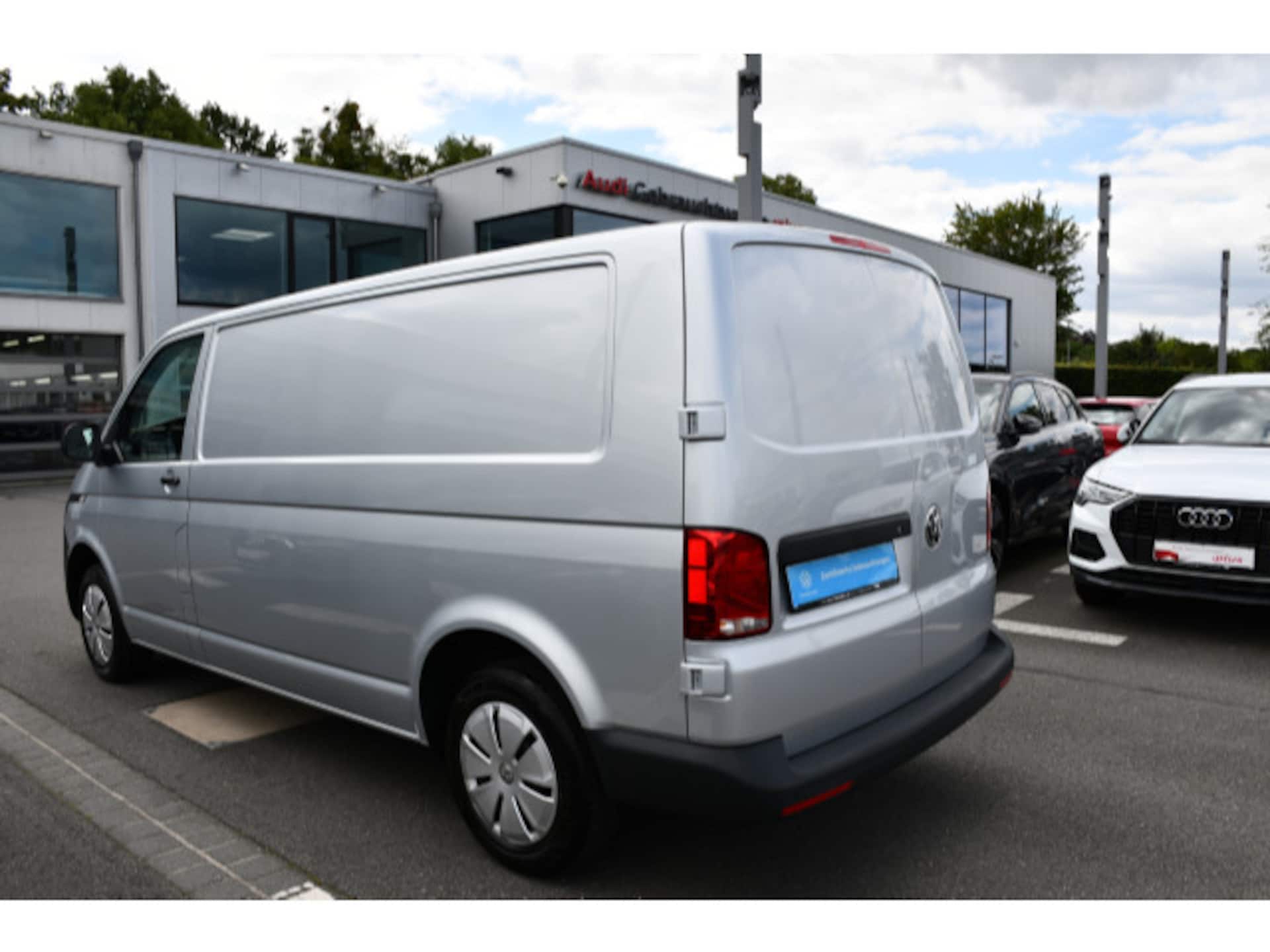 Volkswagen T6.1 Transporter Kasten langer Radstand