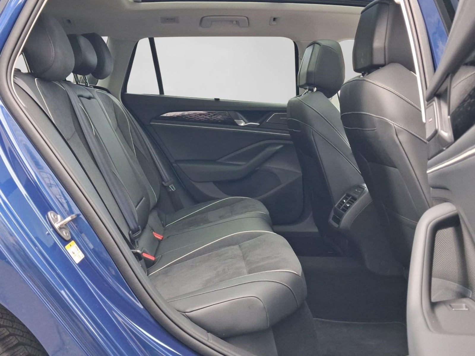 Volkswagen Passat – Bild 6