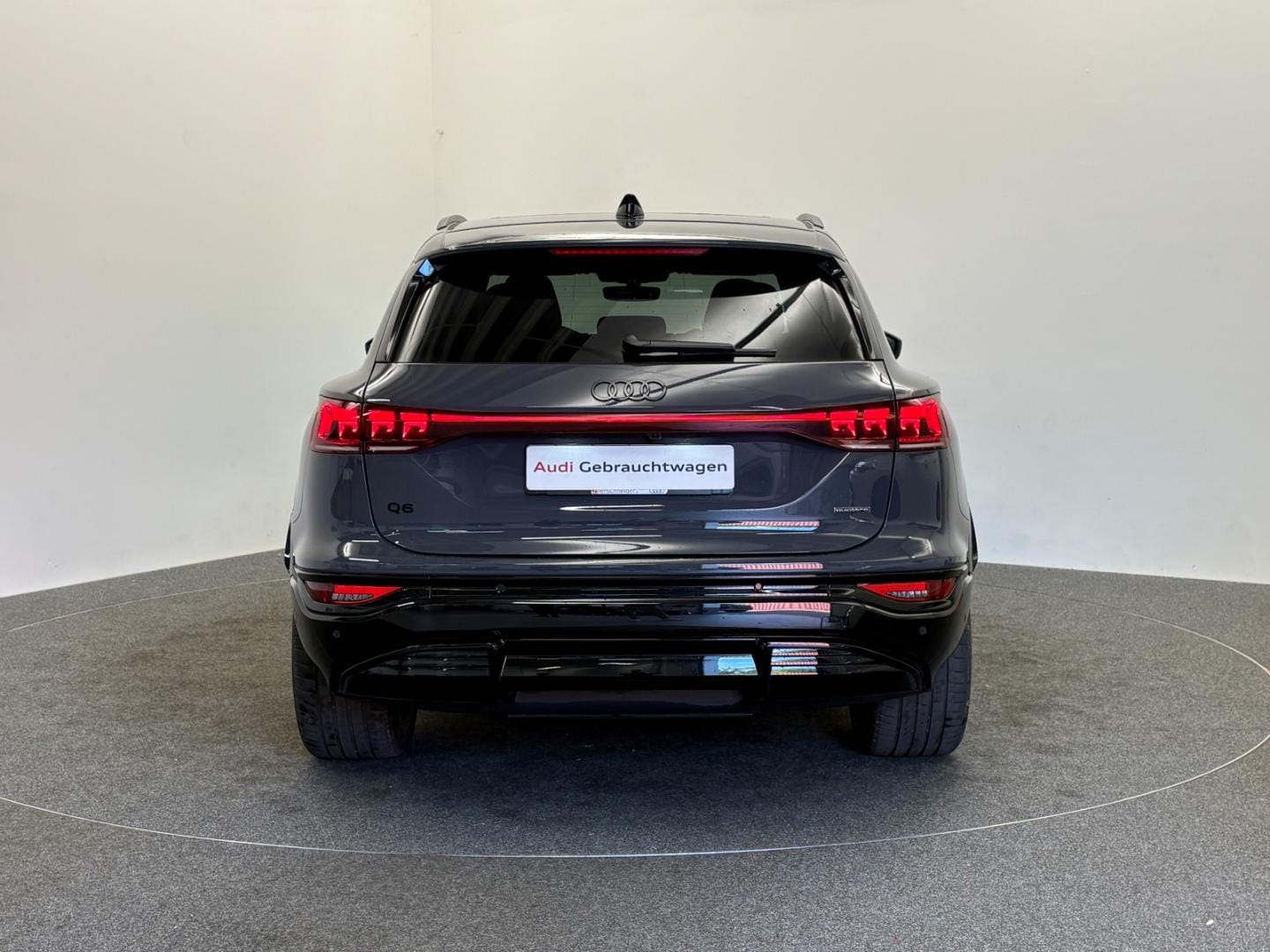 Bild über Audi Q6 SUV e-tron e-tron quattro - für weitere Informationen kontaktieren Sie den Audi Partner