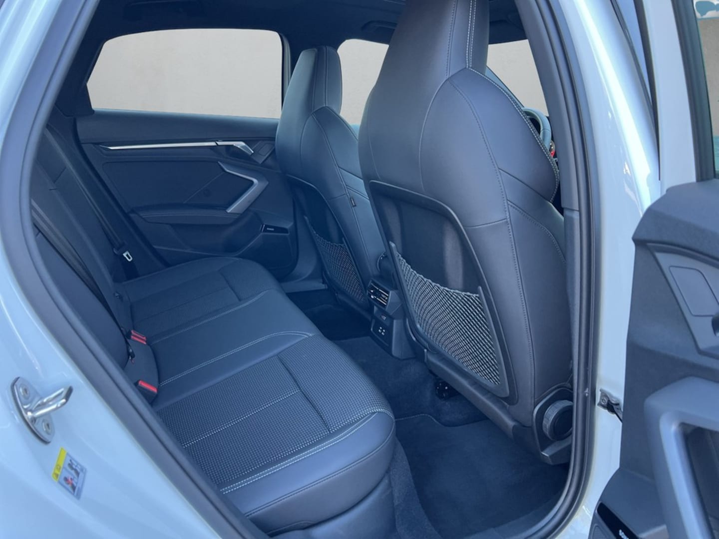 Bild über Audi S3 Limousine TFSI quattro S tronic - für weitere Informationen kontaktieren Sie den Audi Partner
