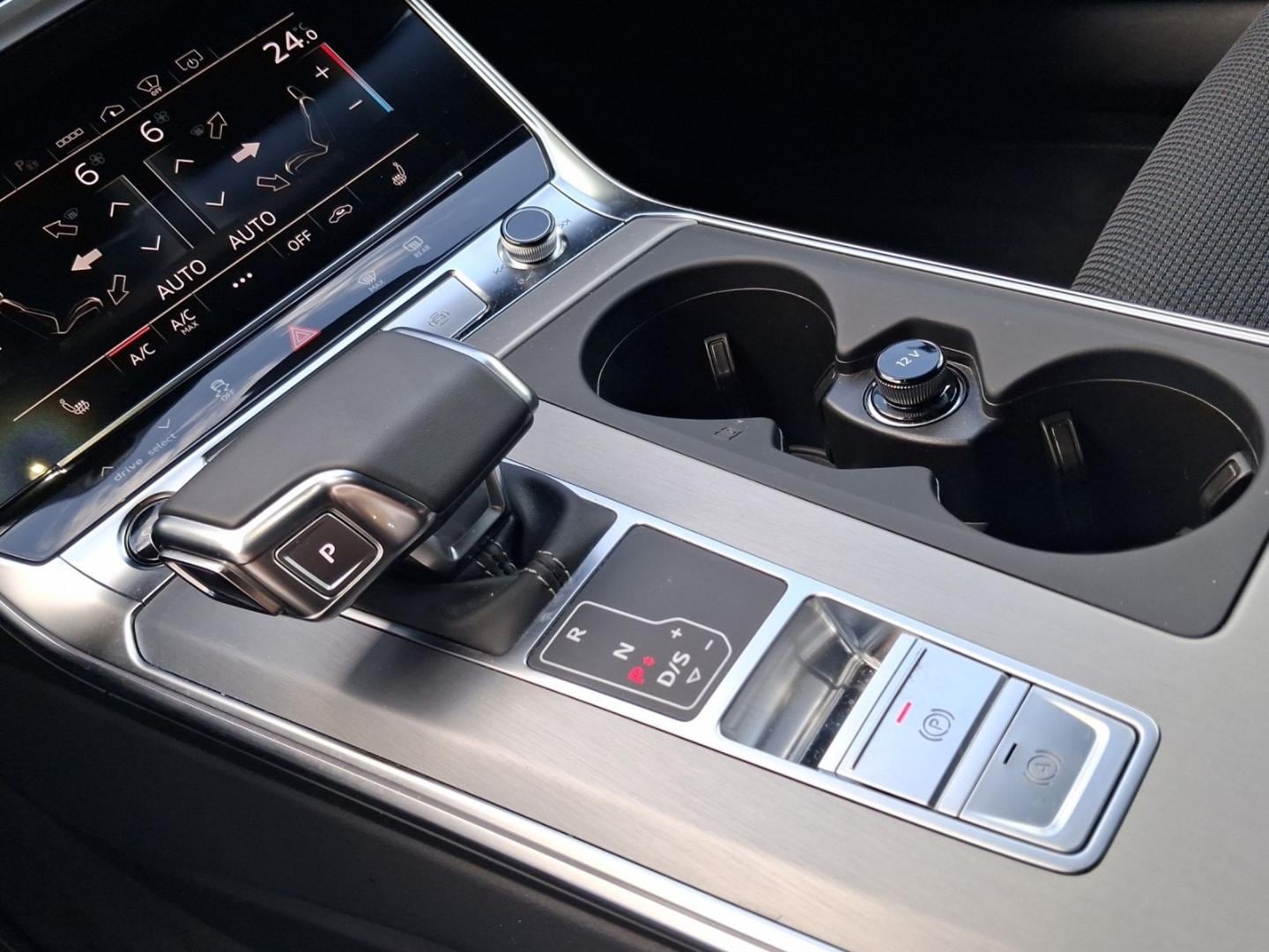 Bild über Audi A6 Avant TFSI e S line 50 TFSI e quattro S tronic - für weitere Informationen kontaktieren Sie den Audi Partner