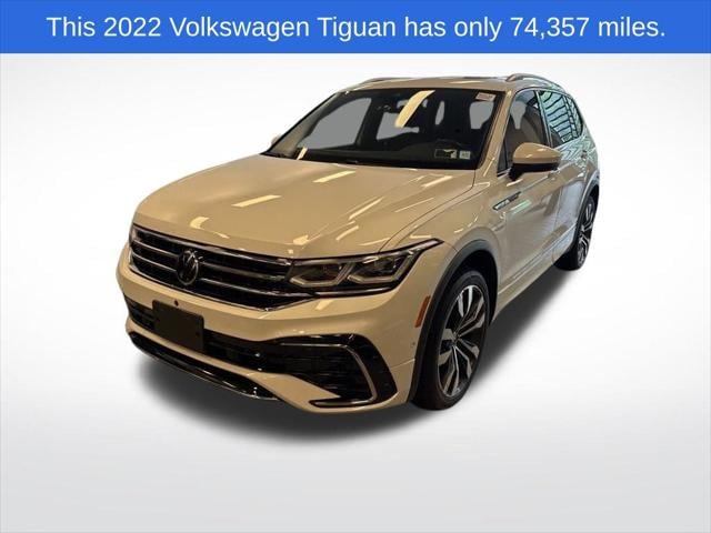 2022 Volkswagen Tiguan SEL R-LINE's photo