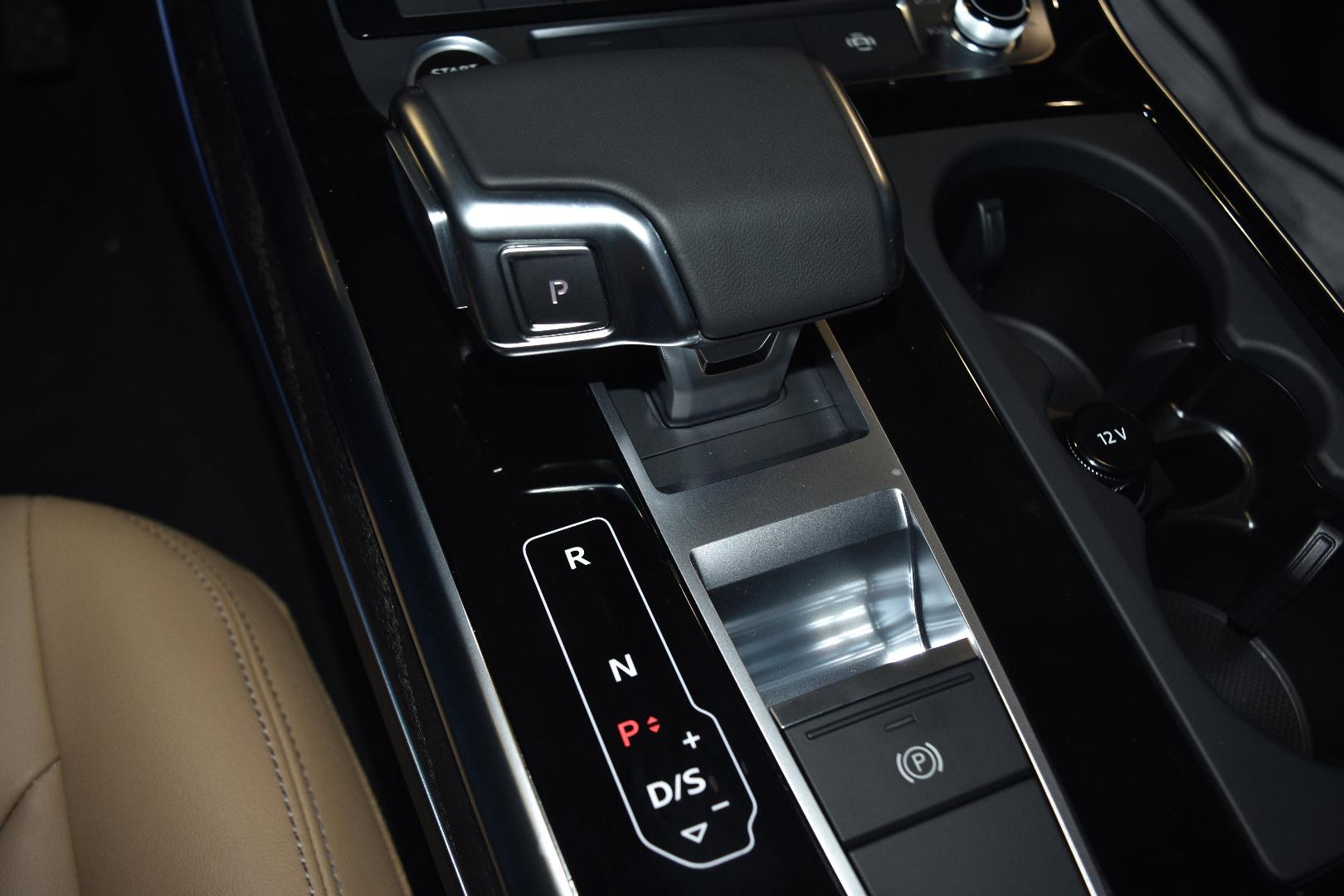 2026 Audi Q7 Premium - Photo 14