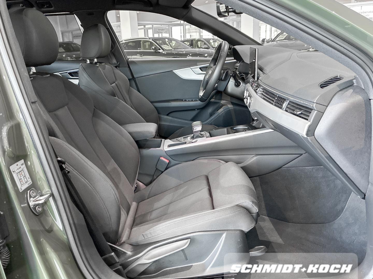 Bild über Audi A4 Avant S line 35 TFSI S tronic - für weitere Informationen kontaktieren Sie den Audi Partner