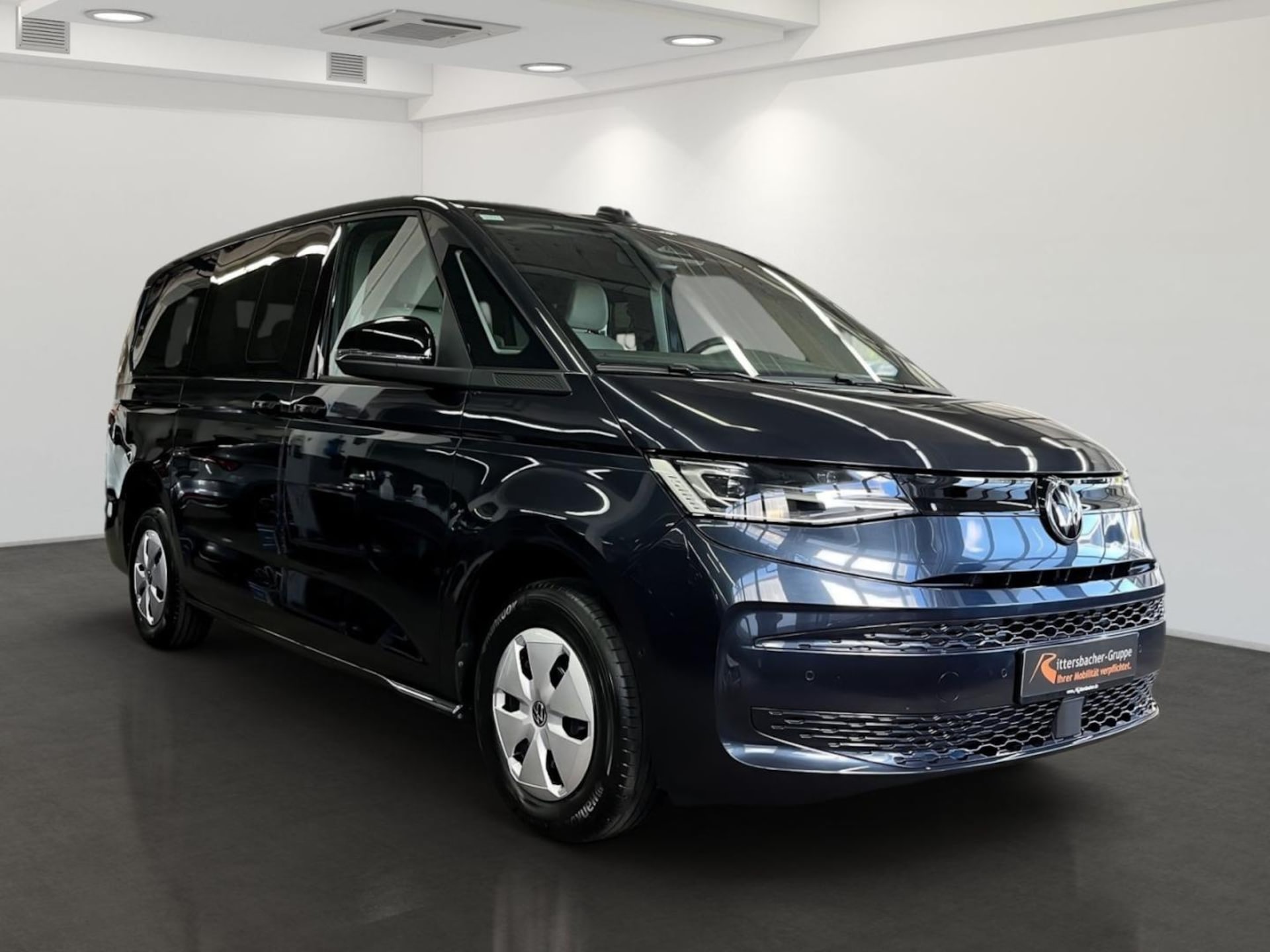 Volkswagen Multivan Langversion Basis-Modell