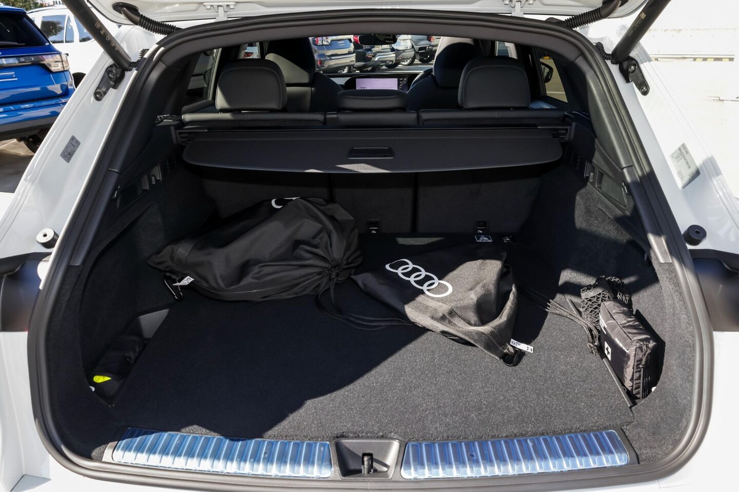 Image about Audi Q5 SUV e-hybrid quattro S tronic