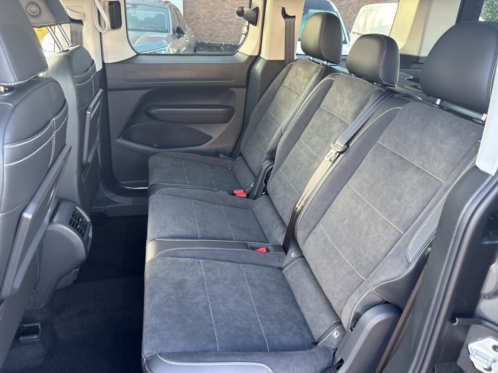 Volkswagen Caddy Kombi – Bild 15