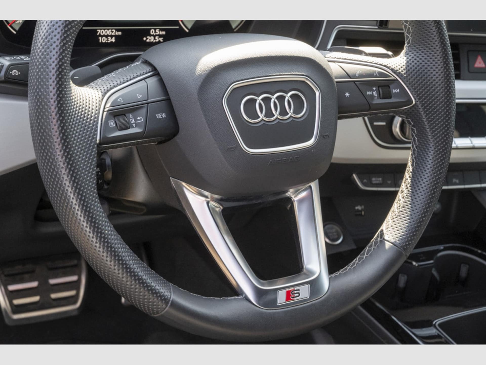 Audi A4 Avant S line